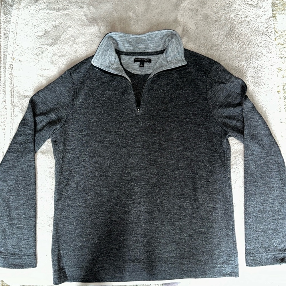 Banana republic men’s gray quarters zip size large